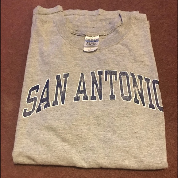 Gildan L Grey San Antonio tshirt - Picture 9 of 9